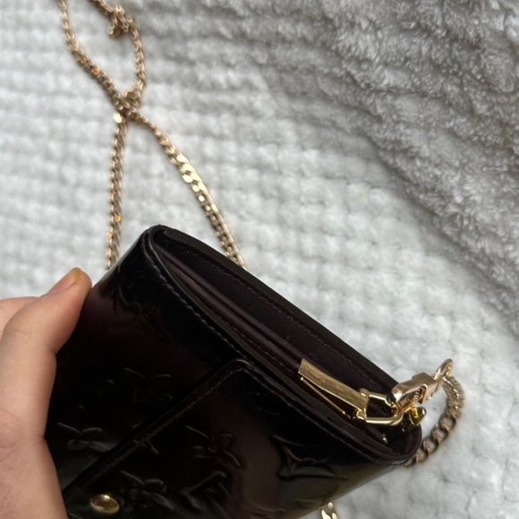 Louis Vuitton - Picture 4 of 10